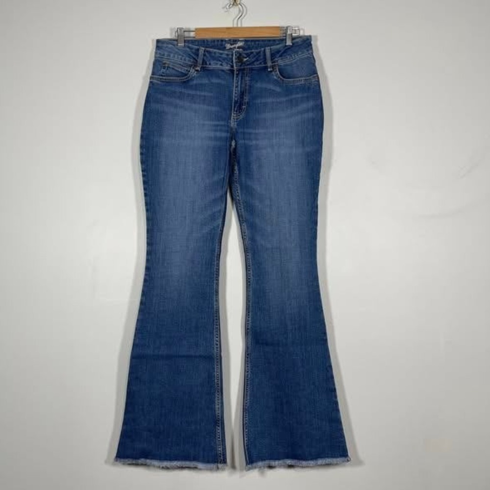 Wrangler Flare Leg Jeans 11/12 x 36 Mid Rise Medium Wash‎ Denim Western Cowgirl